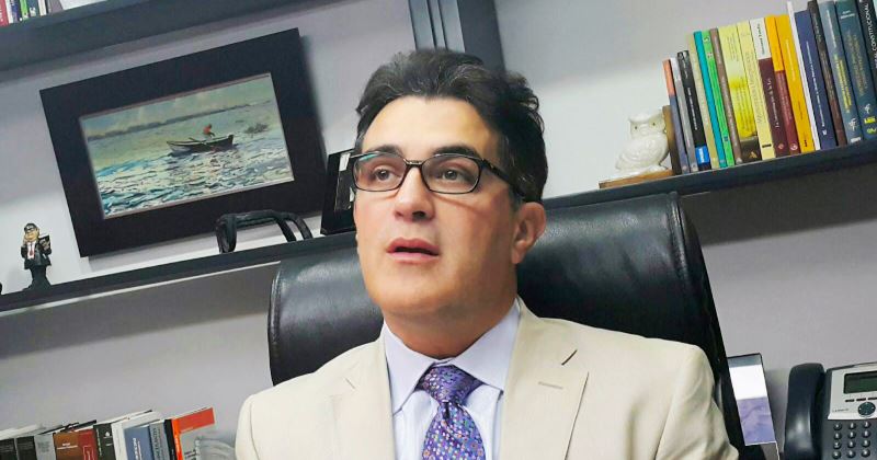 Jurista Julio Cury denuncia discriminación en criterio de oportunidad en caso Calamar