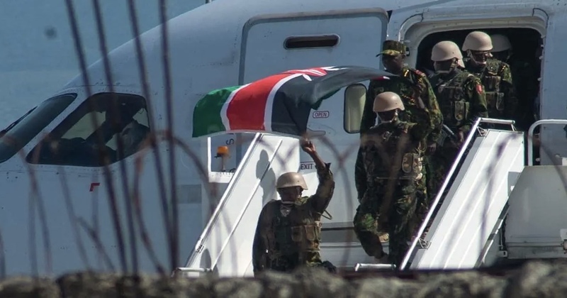 Los primeros policías kenianos llegan a Haití con la misión de que la paz vuelva al país