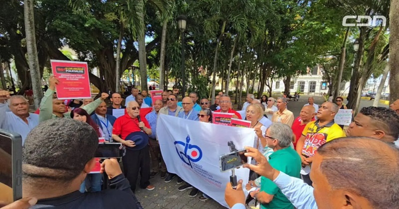 Periodistas del Cibao protestan contra atropello policial