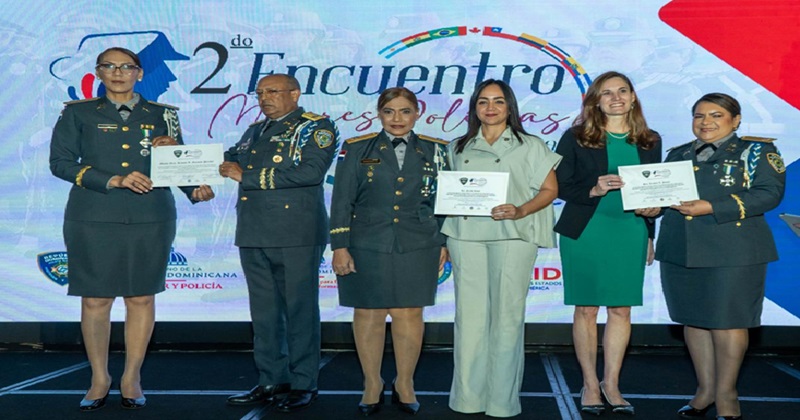 Otras 900 mujeres serán formadas para pertenecer a la Policía Nacional a partir de enero